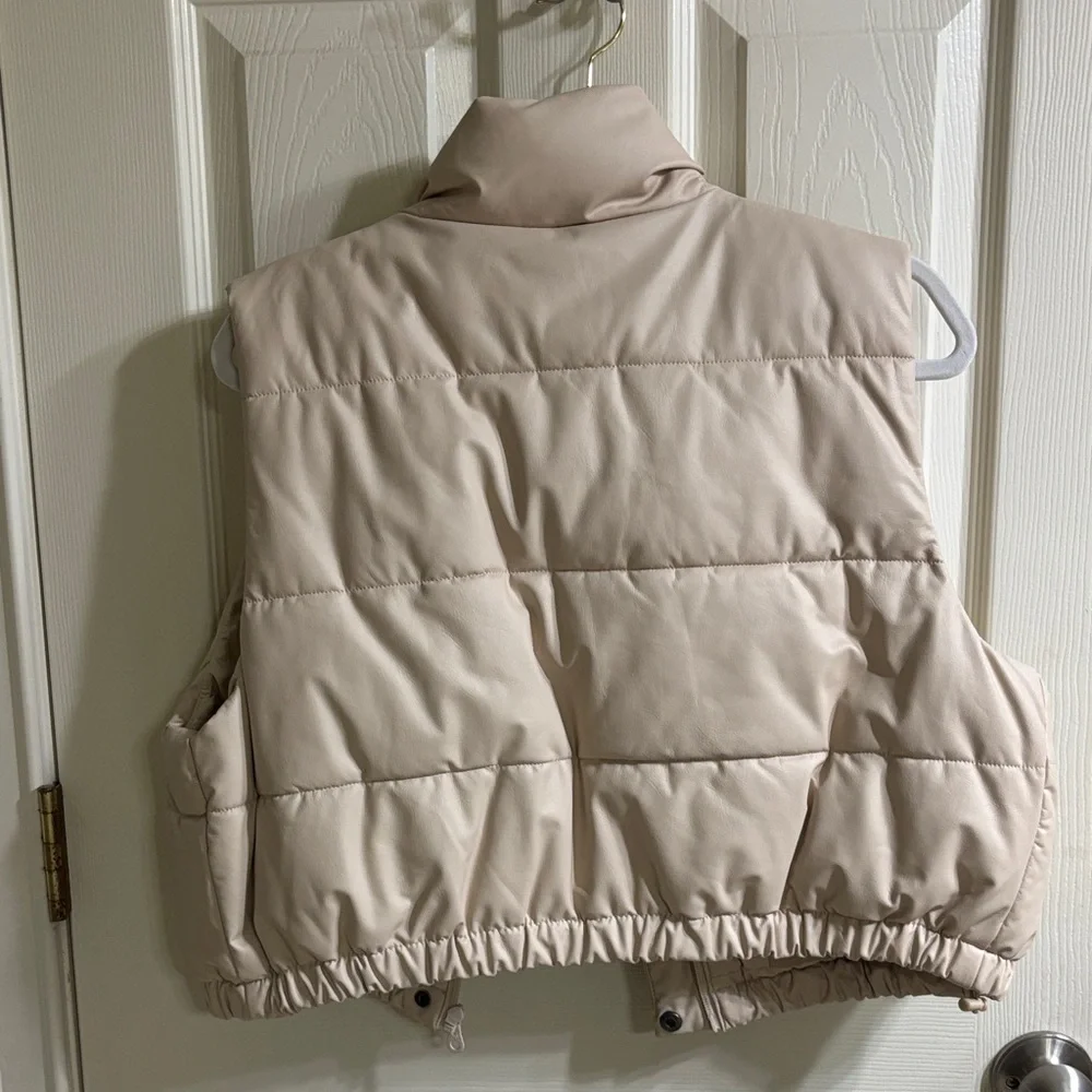 Aerie Beige Puffer Vest - Picture 3 of 3